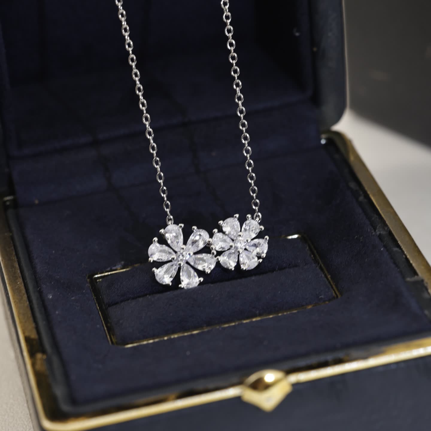 Harry Winston Elegant Blue and White Diamond Flower Necklace